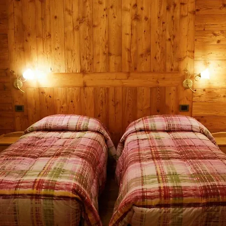 Le Nid De L'Aigle Hotel Champoluc Buitenkant foto
