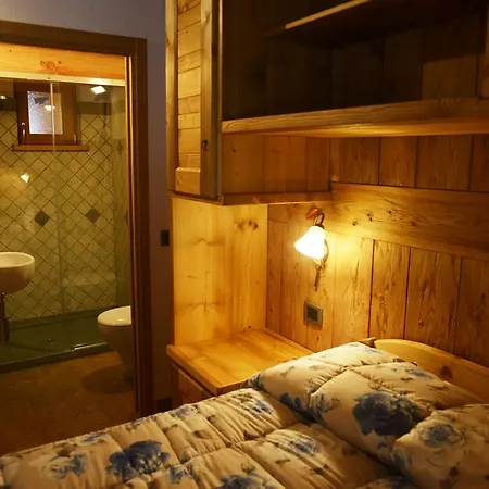 Le Nid De L'Aigle Hotel Champoluc Kamer foto