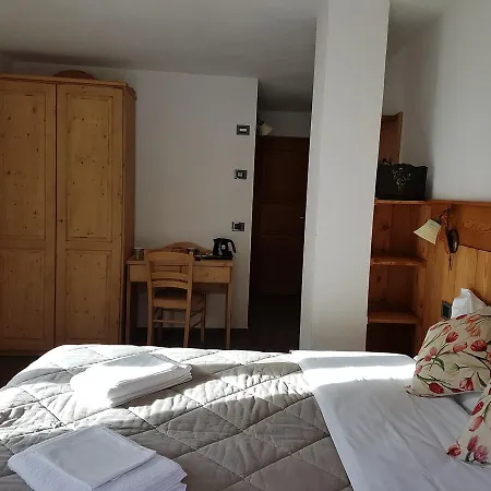 Le Nid De L'Aigle Hotel Champoluc Buitenkant foto
