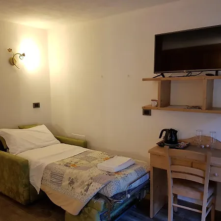 Le Nid De L'Aigle Hotel Champoluc Buitenkant foto